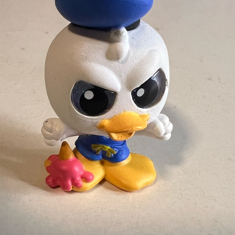 Disney let’s party Donald Duck Doorable